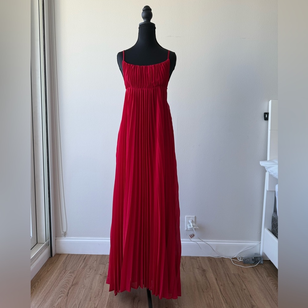 Elegant Red Pleated Maxi Dress